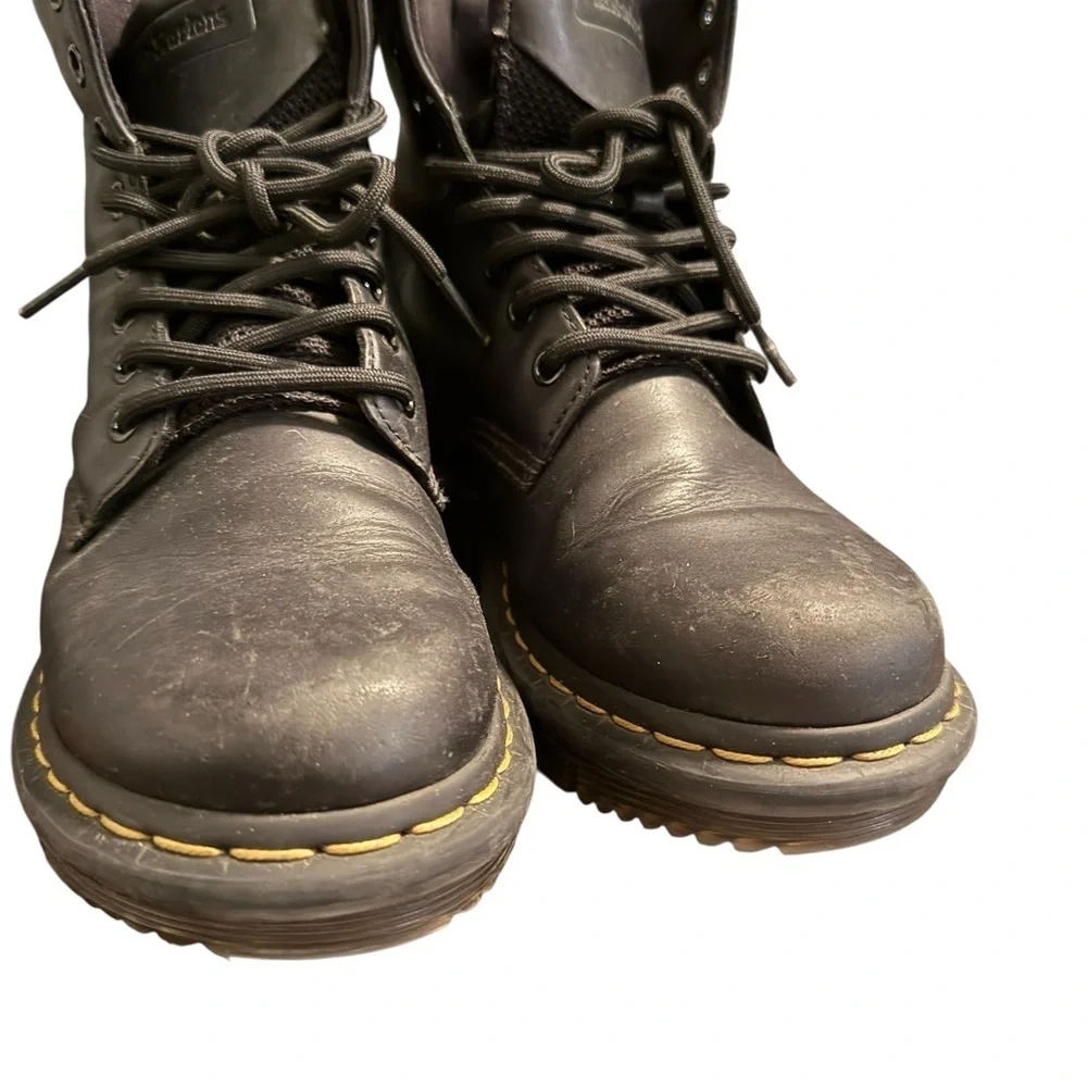 Dr. Martens Big Kids Size 5 / Women’s Size 7 – Classic Black Leather Boots